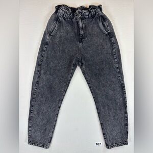 Zara woman’s Charcoal Relaxed Jeans Size 6